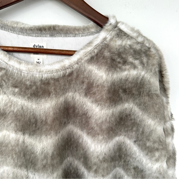 Dylan Los Angeles apres-ski faux fur sweater with crew neck & long sleeves - Picture 4 of 9